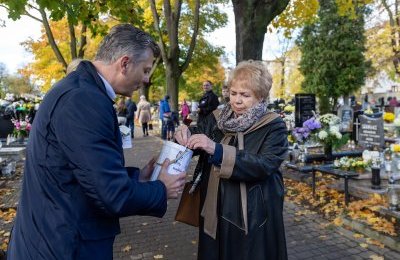 Na bytomskich cmentarzach trwają kwesty
