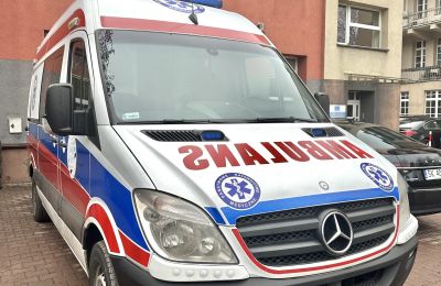 WPR Katowice przekazało karetkę Szpitalowi Specj