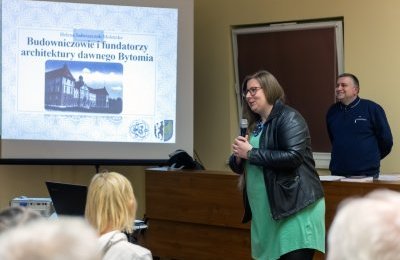 O historii budowniczych i fundatorach architektury