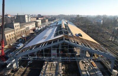 Postęp prac przy modernizacji hali peronowej dwor