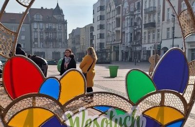 Iluminacja w kształcie koszyczka wielkanocnego