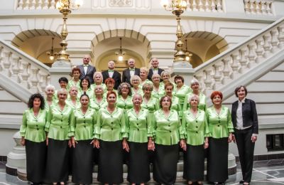 Chór Bytomskiego Uniwersytetu Trzeciego Wieku z G