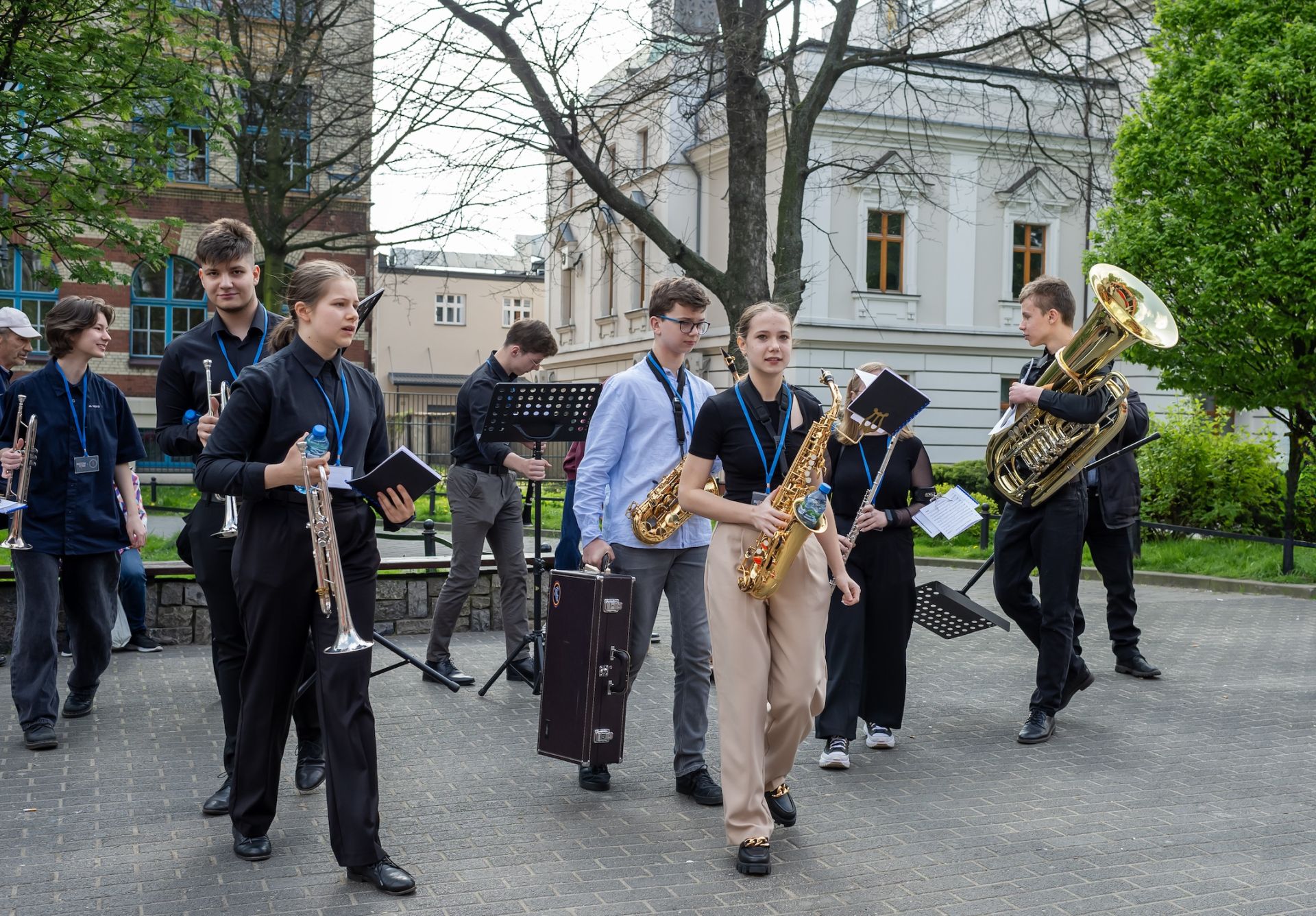 Młodzi muzycy przy pl. Sikorskiego