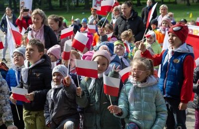 Biegli z biało-czerwoną