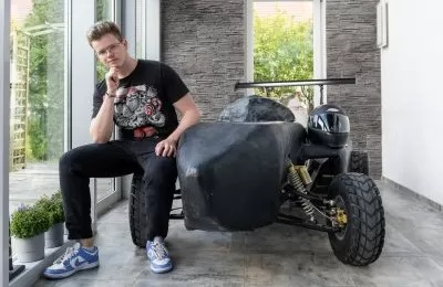 Tworzy, bo lubi. Alek Halczok i jego autorski boli