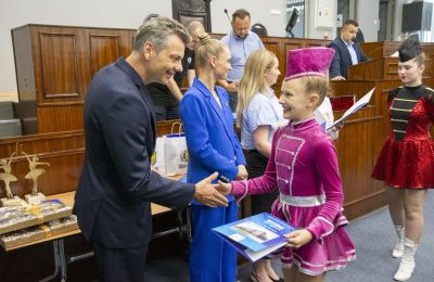 Prezydent podziękował mażoretkom