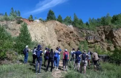 Poznali historię i odwiedzili dawne ośrodki wydo