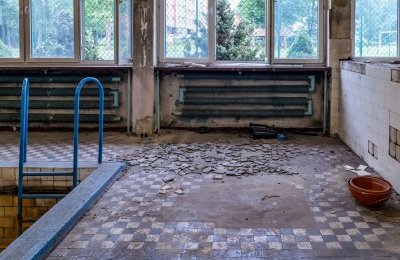 Ruszyły prace rozbiórkowe na terenie basenu w Sz