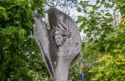 Umowa na remont rzeźby Nike podpisana