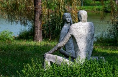Umowa na remont rzeźby Dwoje podpisana