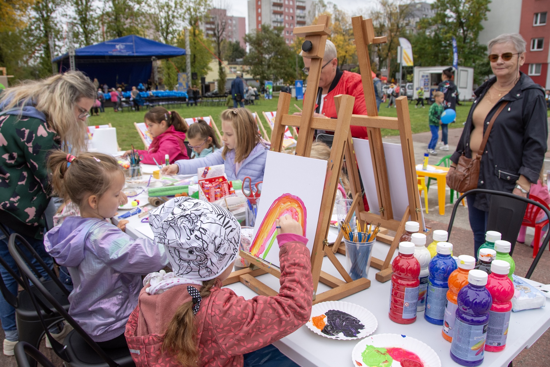 Wasztaty plastyczne podczas Pikniku Rodzinnego