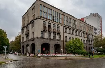 Światło na Dom Partii