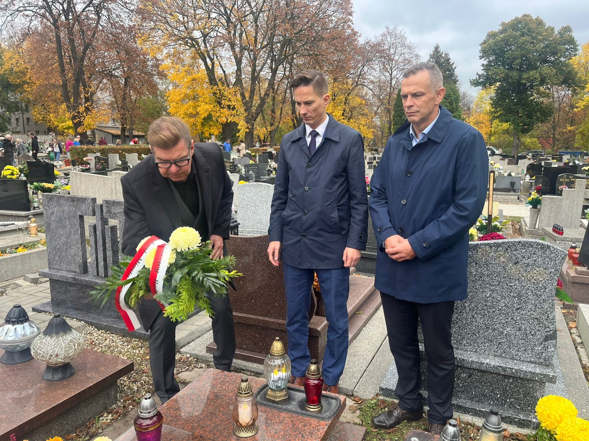Zastępcy prezydenta Bytomia oraz sekretarz miasta odwiedzili groby byłych włodarzy naszego miasta