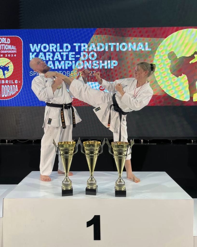Michał Sowa i Maria Wysogląd regularnie odnoszą sukcesy w karate i otrzymują stypendia sportowe Michał Sowa i Maria Wysogląd regularnie odnoszą sukcesy w karate i otrzymują stypendia sportowe