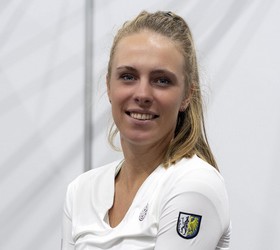Magdalena Fręch z pewnym awansem do drugiej rundy