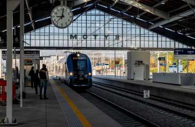 Pociągiem z Bytomia na lotnisko w Pyrzowicach