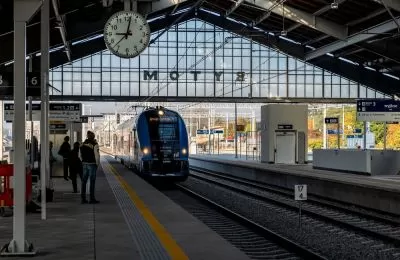 Pociągiem z Bytomia na lotnisko w Pyrzowicach