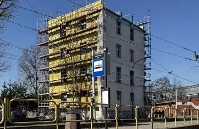 Nieużytkowany budynek zaplecza technicznego BPK z