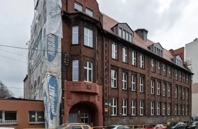 Ruszyły prace na elewacji Szkoły Podstawowej nr