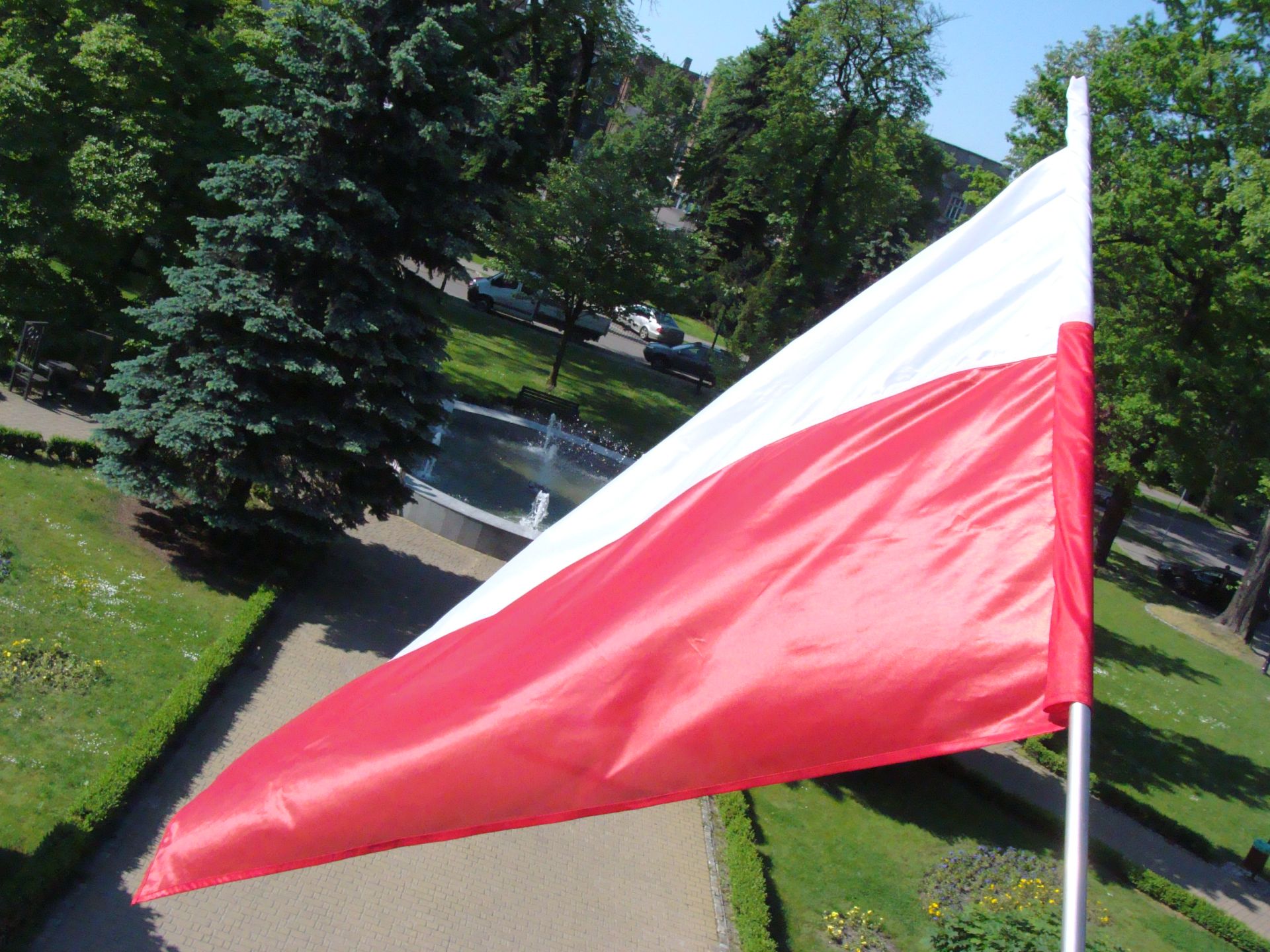 Wywieś flagę z okazji ważnych rocznic historycznych