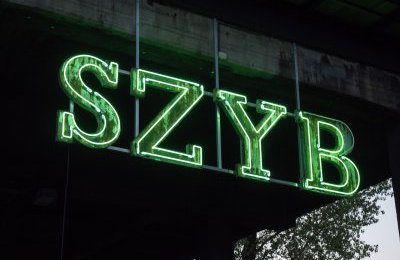 Bolko Loft ozdobiony historycznym neonem