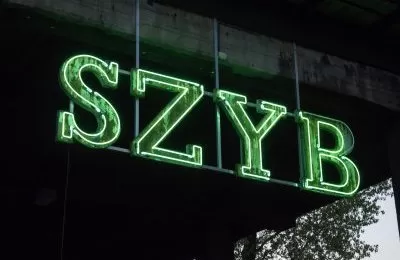 Bolko Loft ozdobiony historycznym neonem
