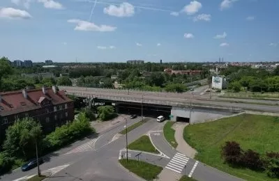 Powstanie dodatkowa podpora pod wiaduktem na al. J