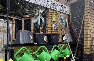 Znicze z drugiej ręki i zestawy do sprzątania na