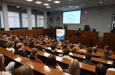 Uczniowie bytomskich szkół poznali zagrożenia z