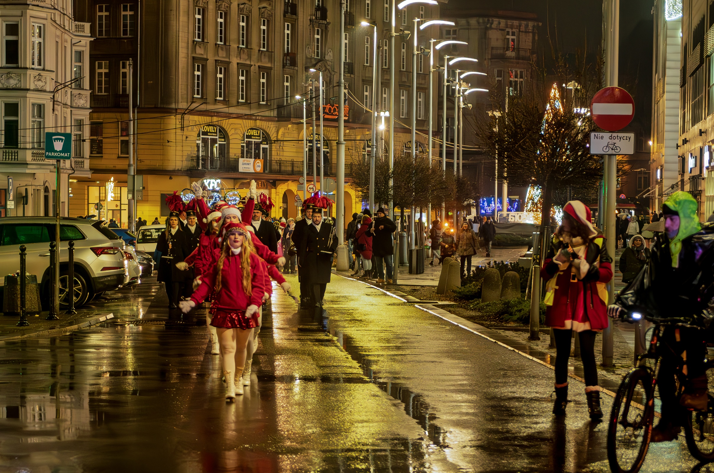 Ubiegłoroczna parada z Mikołajem 