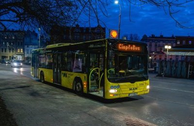 Mróz nie odpuszcza. Ciepłobus będzie kursował 