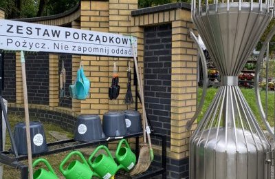 Znicze z drugiej ręki i zestawy do sprzątania na