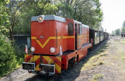 Górnośląskie Koleje Wąskotorowe wjeżdżają w