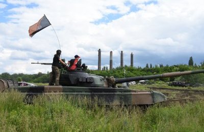 Miłośnicy militariów bawią się na Zlocie Poja