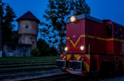 Lipcowa Nocna Szychta z wąskotorówką
