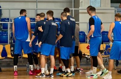 Koszykarze BS Polonia Bytom zwyciężają w pierws