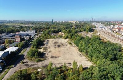 Inwestorzy wolą kupować nieruchomości, niż je 