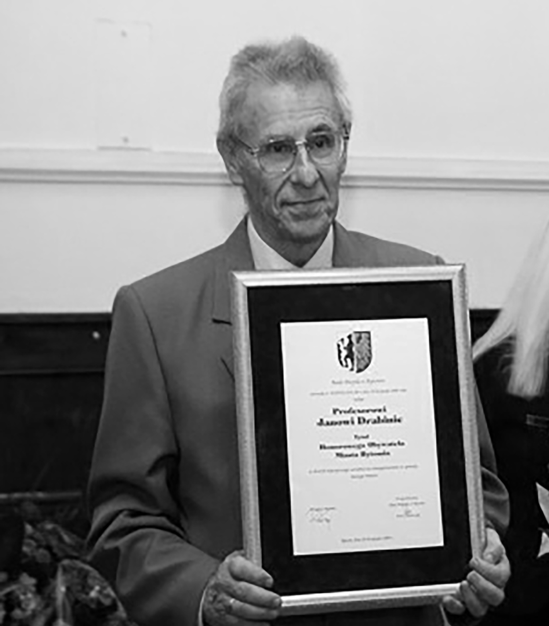 Prof. dr hab. Jan Drabina był wybitnym mediewistą, religioznawcą i wykładowcą Uniwersytetu Jagiellońskiego archiwalne zdjęcie prof. Jana Drabiny