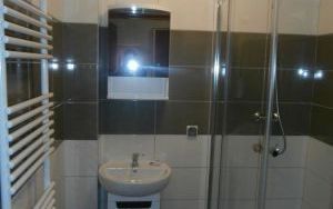 7.Budynek administr-łazienka.jpg