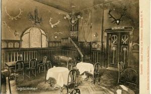 10. Hotel Lomnitz wnętrze  - salon myśliwski ok-1906 awers.jpg
