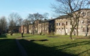 Zdjęcie 4 - Przestrzeń miejska - pomiędzy ulicami Huty Julia  i Pasteura  - plac Drzymały.jpg
