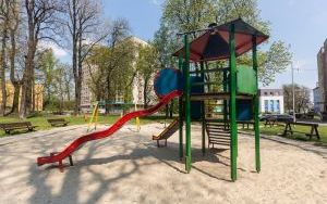Plac zabaw ul. Prokopa 6 (9).jpg
