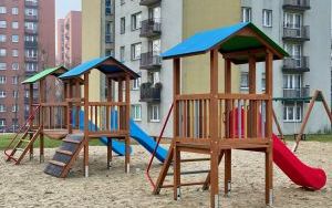 W mieście zmodernizowano place zabaw  (1)