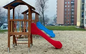 W mieście zmodernizowano place zabaw  (2)