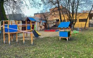 W mieście zmodernizowano place zabaw  (8)