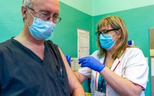 Szczepionka dla personelu oddziału zakaźnego (3)