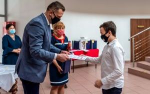Uczniowie pamiętają o Żołnierzach Wyklętych-Niezłomnych (6)