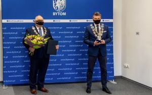 Wręczenie Medalu Miasta Bytomia Bytomskiej Izbie Przemysłowo - Handlowej (1)