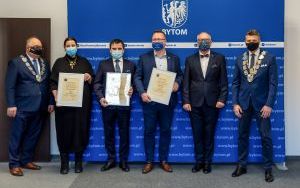 Wręczenie Medalu Miasta Bytomia Bytomskiej Izbie Przemysłowo - Handlowej (8)