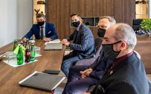 Ponad 7500 opraw świetlnych Taurona zostanie wymienionych (2)